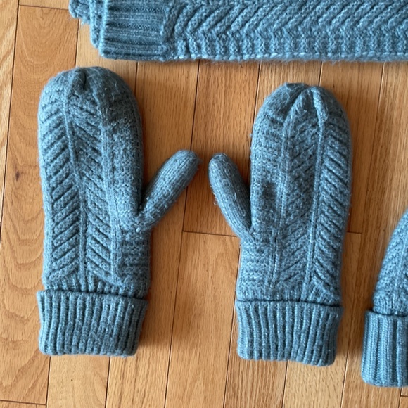 Love & Lore Scarf, Mittens, Toque/Beanie - Blue winter accessories - Picture 3 of 16